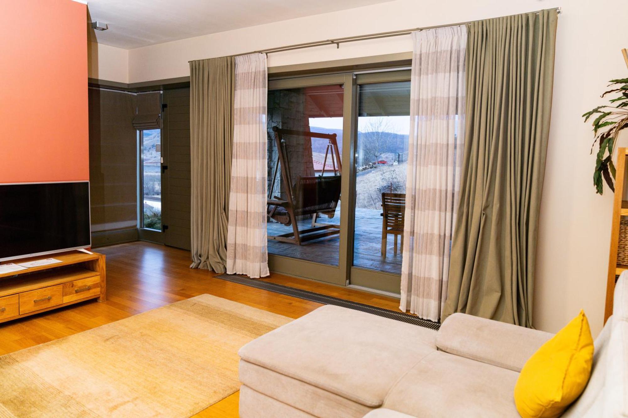 Harmonia Mundi 4*